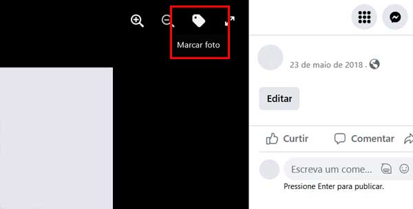 Marcando uma foto no Facebook.